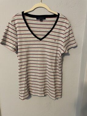 Tommy Hilfiger White V‑Neck Tee with Red & Navy Stripes